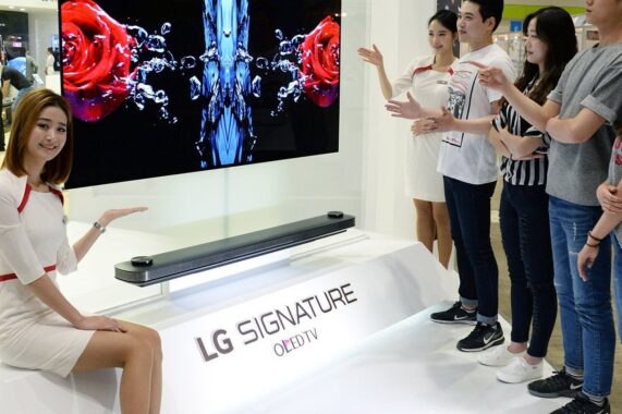 LG Display targets market dominated by Samsung - OLED panels for smartphones