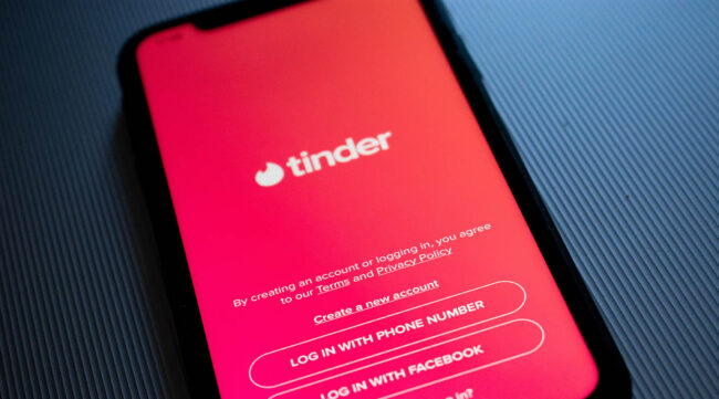 Tinder’s ID verification feature will soon target catfishing globally